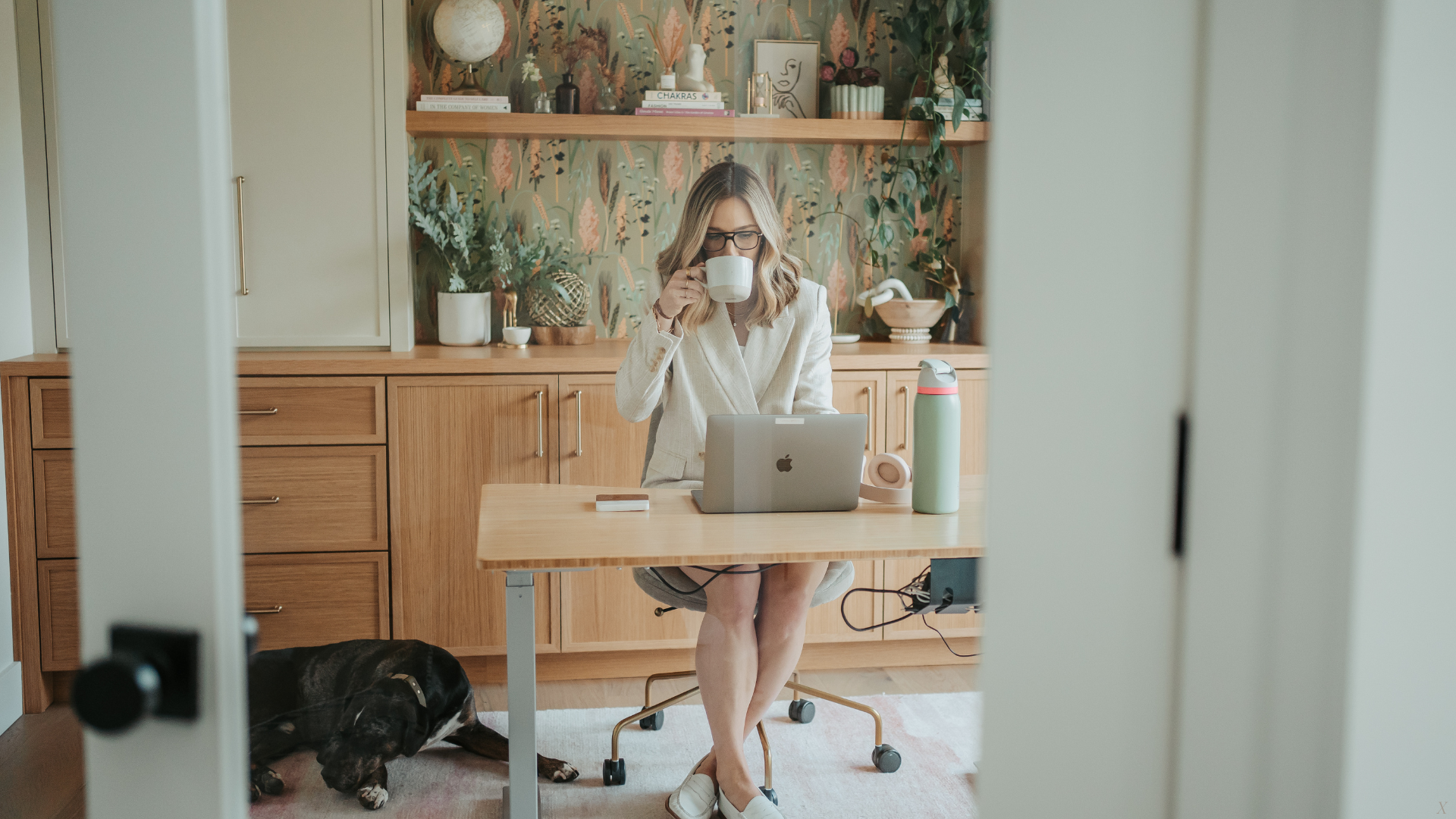 how to become a house manager
