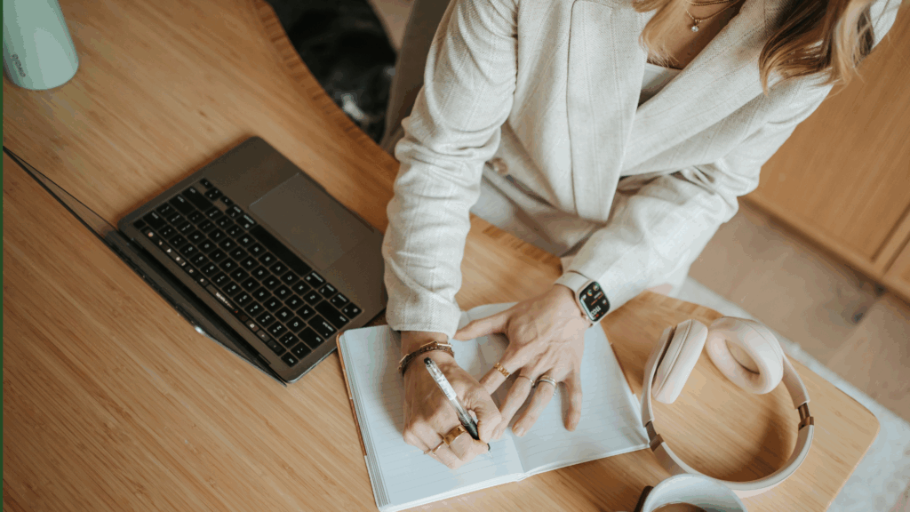 part time house manager